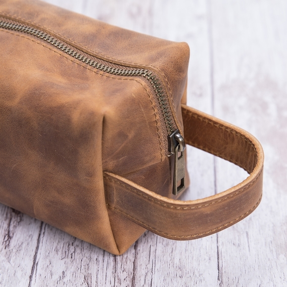 Med • Premium Leather Dopp Kit Makeup Bag Brown - Picture 5 of 8